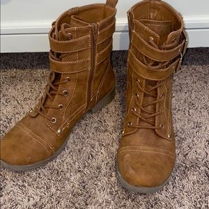 dillyn platform bootie